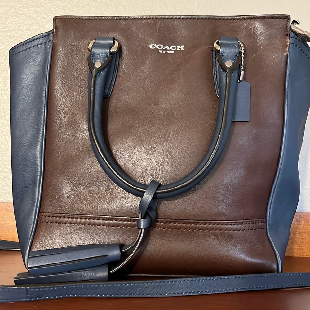 GUC authentic Coach two tone mini tanner crossbody